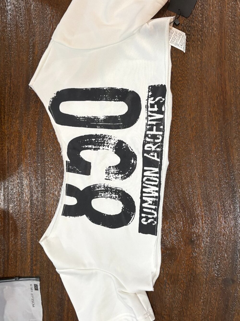 SUMWON Graphic T-Shirt White Streetwear Crop Off Shoulder Tee sz S 850 Archives - Picture 2 of 2